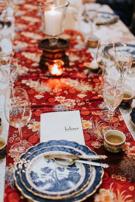 Chinese Wedding Table Setting, Old Shanghai Wedding, Chinese Inspired Wedding, Asian Wedding Themes, Dinner Hosting, Asian Wedding Decor, Chinese Wedding Decor, Asian Inspired Wedding, Georgetown Penang