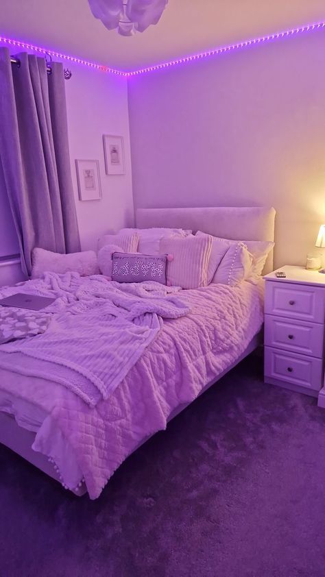 Cute Room Ideas Purple, Bed Aesthetic Cozy, Pastel Purple Room, Baddie Room Ideas Bedrooms, Chill Room Ideas Bedrooms, Baddie Room Ideas Aesthetic, Purple Room Ideas, Preppy Bedroom Aesthetic, Preppy Bedrooms