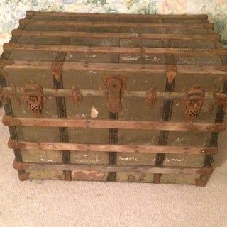 Old Trunk Redo, Vintage Trunks Makeover, Steamer Trunk Makeover, Trunk Redo, Antique Trunk Restoration, Trunk Restoration, Trunk Makeover, Vintage Steamer Trunk, Trunk Furniture