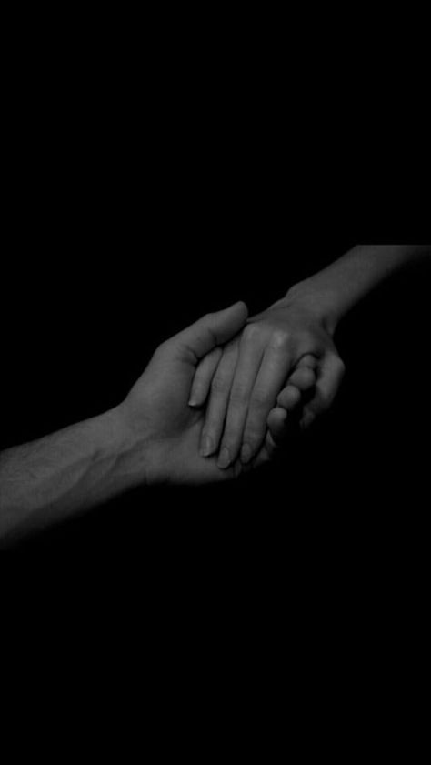 Holding Hands Dark Aesthetic, Holding Hands At Night, Hand Holding Aesthetic, Romantic Hands, Hands Touching, Friendship Photography, 2 Hands, Hand Photography, Couple Hands