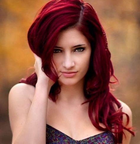 20 Ultimate Hair Colors for Women With Hazel Eyes – HairstyleCamp Hair Color For Green Eyes, Green Hairstyles, Pale Skin Hair Color, Hair Colour For Green Eyes, Tone Women, Cherry Red Hair, Shades Of Red Hair, Best Hair Color, Eyes Color