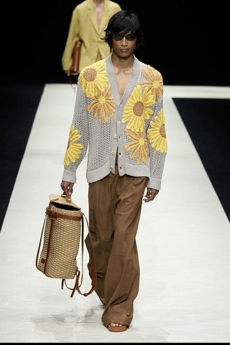 Armani Menswear, Suede Suit, Crochet Men, Knitwear Trends, Armani Collection, Men Fashion Show, Spring 2025, Vintage Preppy, Menswear Fashion Show