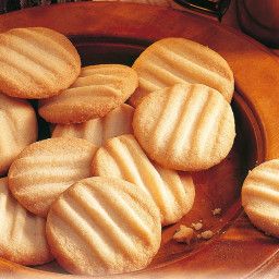 Traditional Dutch Recipes, Dutch Desserts, Butter Cookies Christmas, Dutch Cookies, Netherlands Food, Dutch Cuisine, Danish Butter Cookies, Donuts Donuts, Butter Cookies Recipe