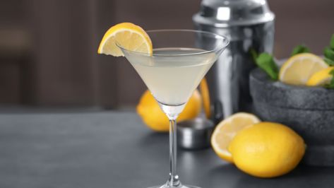 The Kamikaze Cocktail Recipe - 2020 - MasterClass Wine Themed Engagement Party, Lemondrop Shot Recipe, Blue Kamikaze, Kamikaze Cocktail, Lemon Drop Shots, Lemon Martini, Blue Curacao Liqueur, Lemon Drop Cocktail, Lavender Cocktail