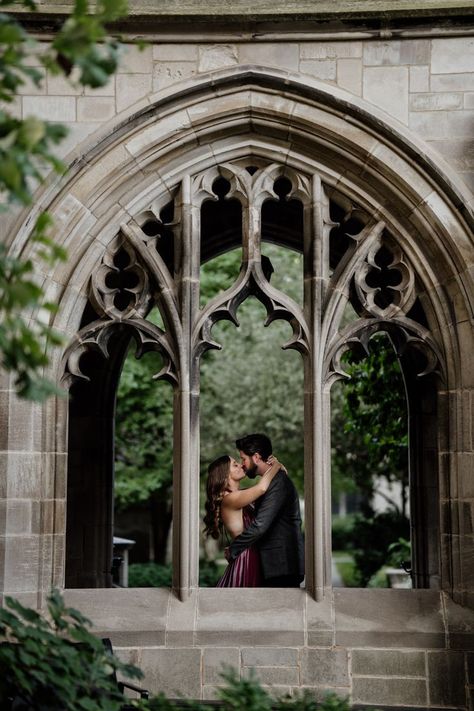 University of Chicago engagement Chicago Engagement Pictures, Engagement Photos Chicago, Fall Engagement Outfits, Chicago Fall, Engagement Outfit Ideas, Chicago Engagement Photos, Fall Engagement Photos, University Of Chicago, Fall Engagement Session