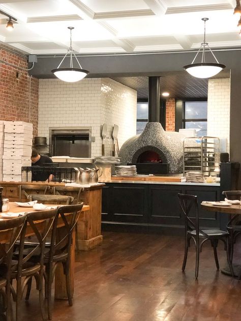 Pizza Counter Design, Pizza Kitchen Design, Pizza Store Design, Small Pizzeria Design Interior, Pizza Place Interior, Pizzaria Aesthetic, Pizza Restaurant Design Interior, Pizza Interior Design, Wood Fired Pizza Restaurant