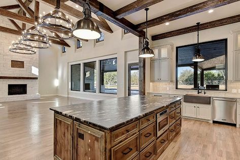 Barndo Interior Design, Rustic Barndominium Interior, Barndo Kitchen Ideas, Barndo Interior Ideas, Barndominium Kitchen Ideas, Barndo Exterior, Barndo Interior, Barndominium Kitchen, Texas Hill Country House Plans