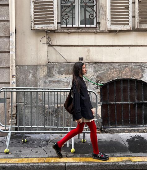 Red Stockings Outfit, Red Sox Outfit, Red Tights Outfit, Stocking Outfit, Colored Tights Outfit, Tights Outfits, Socks Aesthetic, Cold Fashion, Red Tights