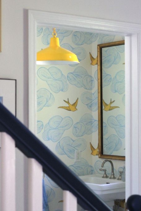 Wallpaper Quirky, Hygge And West, Quirky Wallpaper, Bungalow Ideas, Lake House Bathroom, Downstairs Loo, Quirky Home Decor, Emily Henderson, Bath Ideas