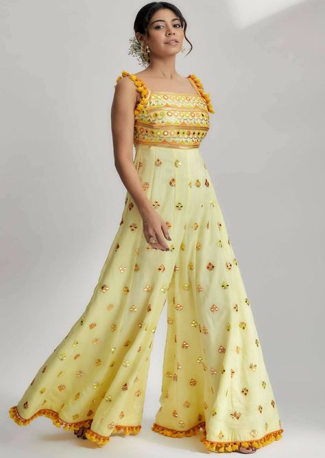 Jumpsuit Outfit Wedding, Gopi Vaid, Haldi Outfits, Trendy Outfits Indian, Lehenga Designs Simple, Traditional Indian Outfits, Party Wear Indian Dresses, Quick Outfits, Easy Trendy Outfits