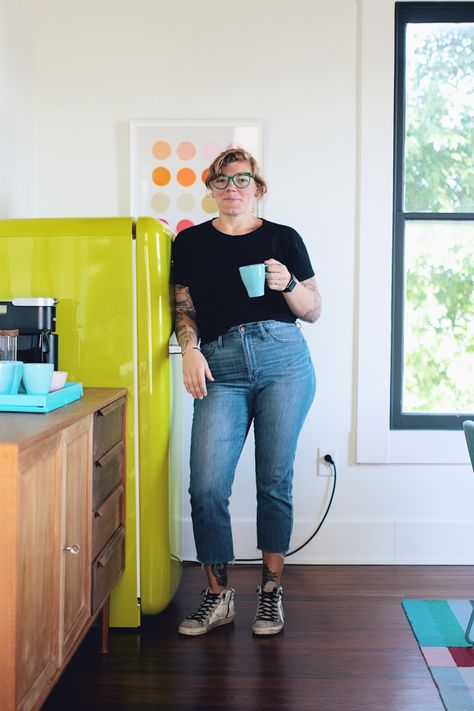 Daily Uniform, Mom Uniform, Central Texas, Style Inspiration Summer, Fashion 101, Effortless Chic, Wearing Red, Women's Wardrobe, Cropped Trousers