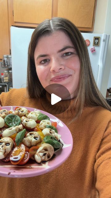 Bridget Lucille on Instagram: "Spooky Caprese Salad💀🍅🌿

Recipe: 
- mozzarella balls 
- cherry tomatoes 
- basil 
- balsamic vinaigrette 

Place each mozzarella ball into the skull mold. Bake at 350 for 8-10 minutes (until cheese is just a little melted). Use a paper towel to dab excess liquid and the refrigerate for 15 minutes to harden. Place mozzarella skulls on top of tomatoes and top with basil and vinaigrette. Enjoy ✨

#halloweenfood #halloweenseason #halloweenpartyideas #easyappetizers #fallfood #spookyszn #spookyseason #halloweenfoodideas" Skull Caprese Salad, Mozzarella Skulls, Mozzarella Balls, Halloween Party Appetizers, Caprese Salad Recipe, Skull Mold, Party Appetizers, Balsamic Vinaigrette, Tomato Basil