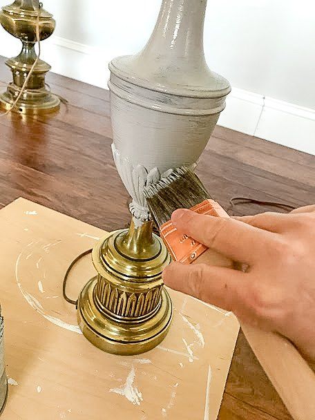 Painting A Lamp, Thrift Store Lamp Makeover, Lamp Redo, Diy Lamp Makeover, Lampshade Makeover, Lamp Makeover, Using Chalk Paint, Paint Brass, Painting Lamps