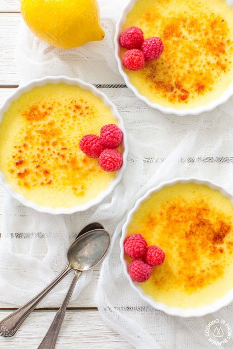 Lemon Creme Brulee, Creme Brulee Recept, كريم بروليه, Mousse Desserts, Creme Brulee Desserts, Lemon Creme, Fabulous Desserts, Cream Brulee, Creme Brulee Recipe