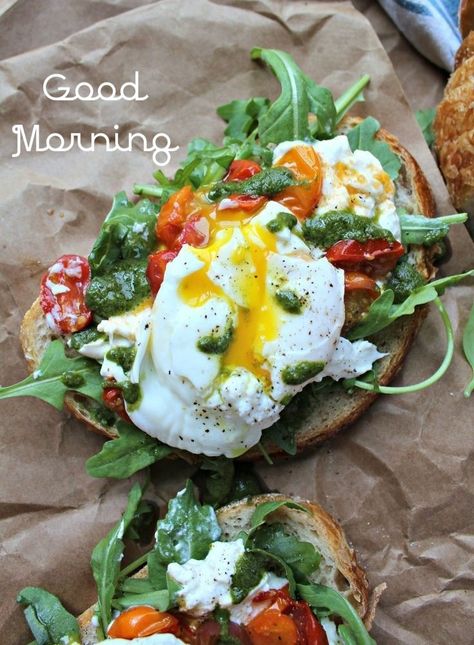 Things On Toast, Tomato Buratta, Buratta Recipe, Open Faced Sandwiches, Tomato And Burrata, Burrata Toast, Blistered Tomatoes, Menu Sarapan Sehat, Egg Benedict