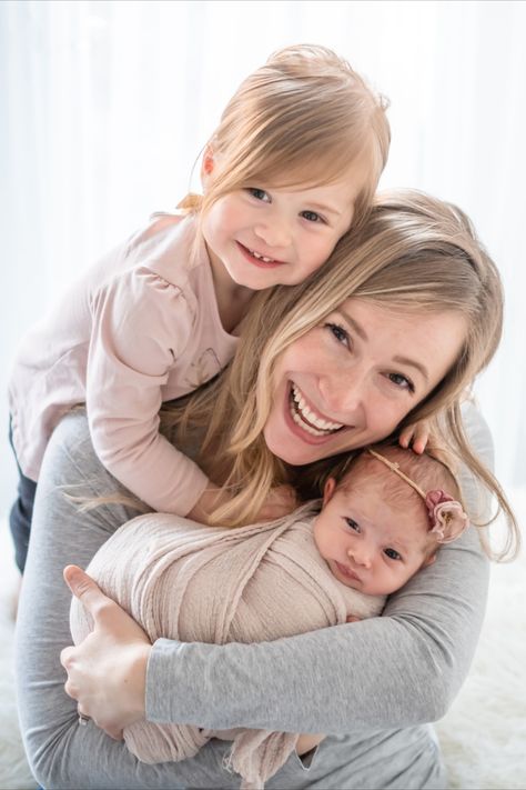 sweetest moment bliss laughter new mom girls happy joyful memories children babies Newborn Photoshoot With Big Brother, Big Sister Little Brother Photography, Newborn Shoots, Big Feelings, Newborn Family Photography, Newborn Studio, Toddler Photography, Newborn Twins, Newborn Baby Photos