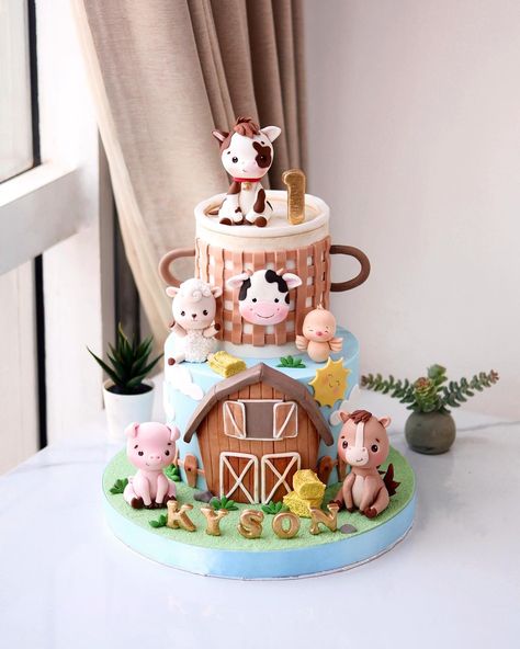 Farm Animal Cakes For Kids, Farm Animal Baby Shower Cake, Farm Cake Ideas, Birthday Cake Farm, Farm Animals Birthday Cake, Farm Animal Birthday Cake, Farm Theme Cake, Farm Themed Cake, Farm Birthday Cake