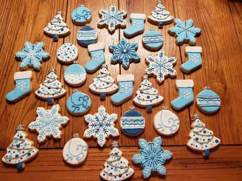 Blue/white/silver Christmas cookies Blue Christmas Cookies Decorated, Winter Cookies Decorated, White Silver Christmas, Cookies 2023, Holiday Cookies Decorated, Christmas Sugar Cookies Decorated, Teal Christmas, Winter Cookie, Ornament Cookies