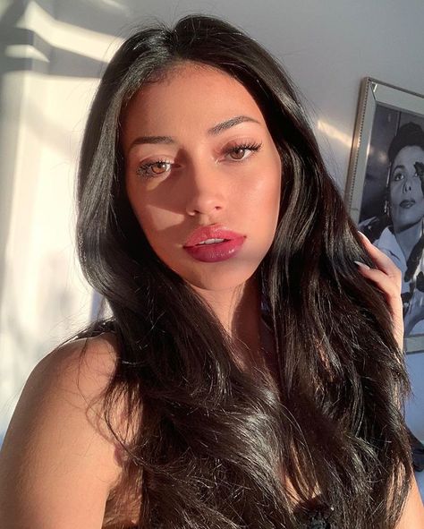 Cindy Kimberly (@wolfiecindy) • Instagram photos and videos Cindy Kimberly, Pretty Makeup, Simple Makeup, Dark Hair, Pretty Face, Hair Goals, Justin Bieber, Makeup Inspiration, Hair Inspo