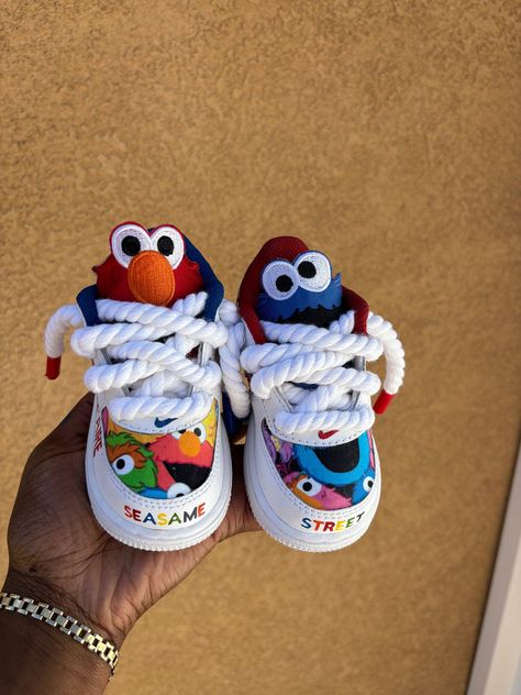 Customized Converse, Air Force 1 Shoes, Sesame Street Characters, Cartoon Shoes, Unique Sneakers, Bridal Wedding Shoes, Custom Air Force 1, Custom Cartoons, Custom Nikes