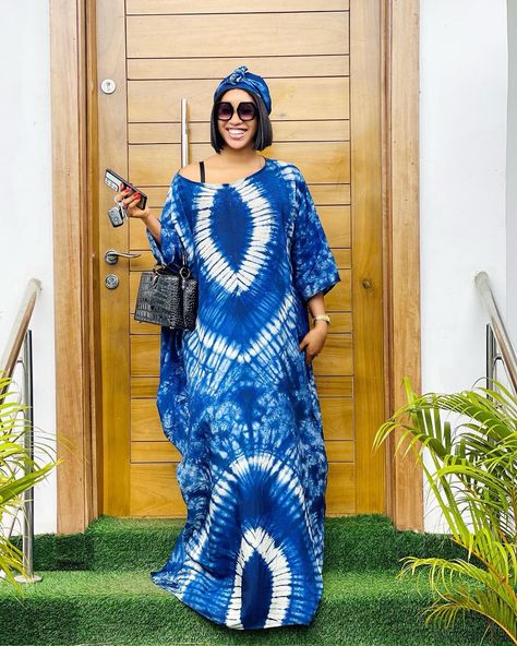 Photo by 5KSTORE on October 21, 2021. May be an image of one or more people, people standing and outdoors. Bubu Dress, African Gowns, Dress Rich, Different Dress Styles, Bubu Gown Styles, Blue Tye Dye, Short African Dresses, Different Dresses, Latest African Fashion Dresses