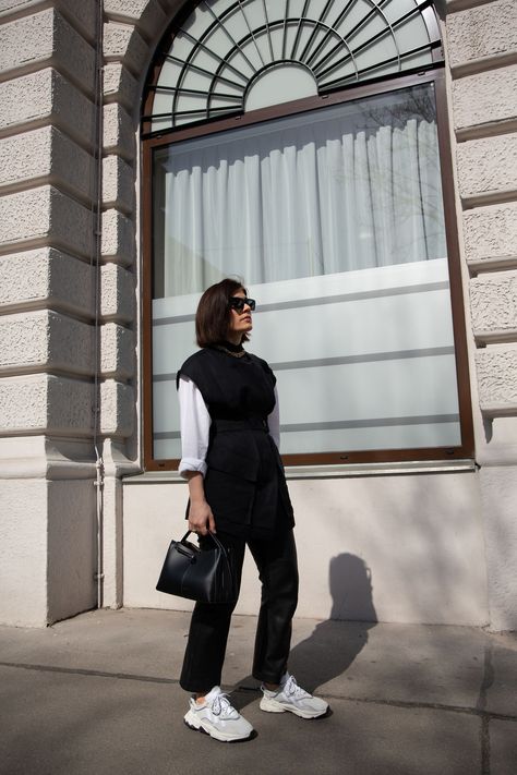 All dressed up for a walk / Edited Weste Milou + Wandler Ava Tote + Adidas Ozweego Sneakers — VIENNA WEDEKIND Black Ozweego Outfit Women, Adidas Oswego Outfit Women, Oswego Adidas Outfit, Adidas Falcon Outfit Women, Ozweego Street Style, Adidas Ozweego Outfit Women, Adidas Ozweego Outfit, Ozweego Outfit Women, Ozweego Adidas