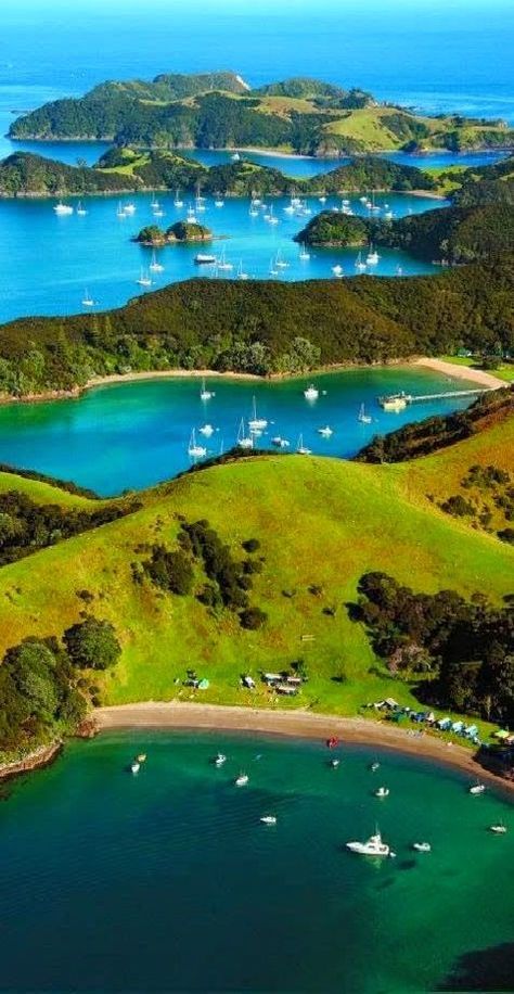 Bay Of Islands, Pretty Places, Ponds, Places Around The World, Vacation Destinations, Yachts, Aerial View, Auckland, Travel Around The World