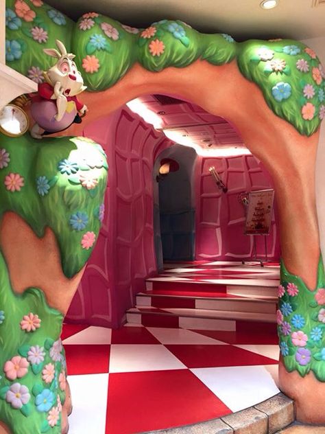 The Disney Store in Shibuya, Tokyo Japan. Alice In Wonderland Kitchen, Disney House Ideas, Shibuya Tokyo Japan, Alice In Wonderland Diy, Walt Disney Imagineering, Disney Imagineering, Disney Rooms, Shibuya Tokyo, Tokyo Disneyland