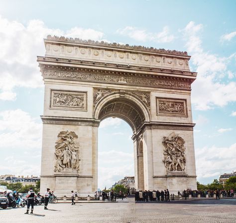 Europe Landmarks, French Landmarks, Famous Structures, Paris Buildings, One Day In Paris, Paris View, Famous Buildings, Paris Tours, Travel Photography Inspiration