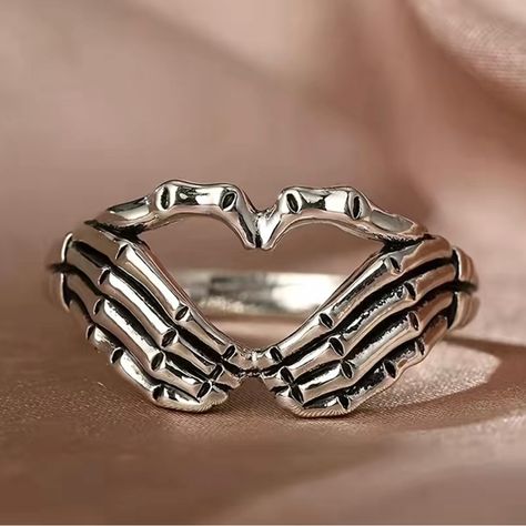 Cute & Edgy Skeleton Hands Ring In Shape Of A Heart. Can Be Worn Everyday Or Just Perfect For Halloween. Silver Plated Hand Shaped Ring, Biker Halloween, Rock Pattern, Skeleton Ring, Casual Dating, Silver Heart Ring, Skull Hand, Gothic Rock, Punk Grunge