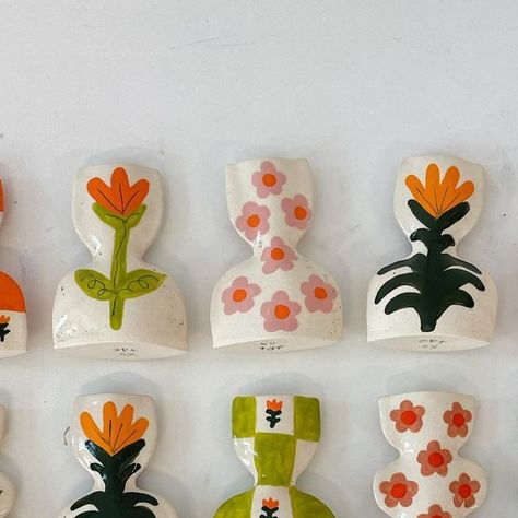 ❀ toni darling frank ❀ on Instagram: "A mini mini vase collection 😏 . . . . . . . . #Handmade #artistofinstagram #ceramics #illustration #sculpture #art #craft #design #torontoartists #localmakers #homedecor #vase #pottery #handmadewithlove #artistsofinstagram #handmade #torontoartists #smallbatchceramics #handbuilding #useableart #smallcreativebusiness #art #craft" Toni Darling Frank, Ceramics Illustration, Illustration Sculpture, Vase Inspiration, Jungle Bathroom, Clay Sculpting, Vase Pottery, Vase Collection, Hand Building