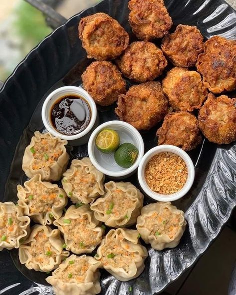 Fried Siomai, Siomai King, Filipino Street Food, Edible Food, Recipes From Heaven, Food Obsession, Cafe Food, Perfect Food, Pretty Food