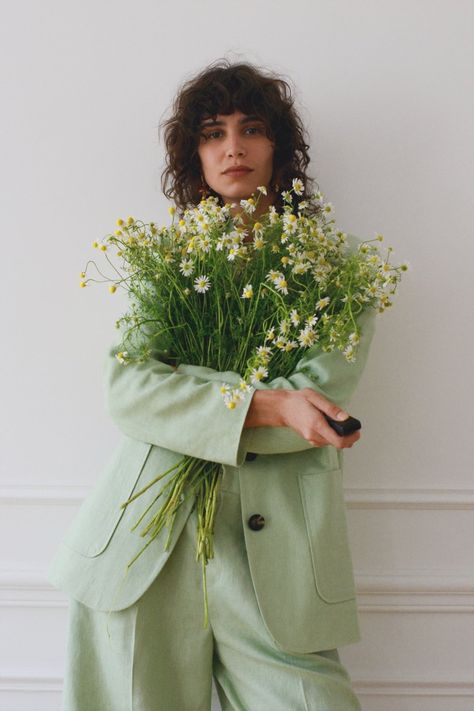 Zara Summer 2020 Colorful Clothing Lookbook | Fashion Gone Rogue Color Photoshoot, Model Training, Blazer Zara, Zara Summer, Flower Photoshoot, Photographie Portrait Inspiration, Shotting Photo, Photoshoot Concept, Fashion Weeks