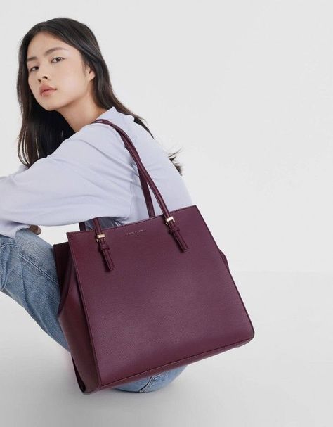 Why Everyone Needs A "Mom" Bag In Their Arsenal  #refinery29 Business Bags For Women, Leather Business Bag, Best Tote Bags, Ideal Wardrobe, Mom Bags, White Tote Bag, Carryall Tote, Charles Keith, Business Bag