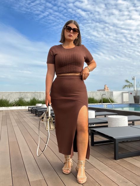 Vacation Outfits Beach Plus Size, Miami Looks Plus Size, Mid Size Fashion Vacation, Miami Beach Outfits Plus Size, Vacation Cute Outfits, Miami Dress Style, Curvy Vacation Outfits Beach, Cute Cancun Outfits, Size 10 Vacation Outfits