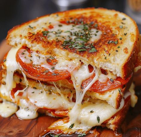 Pizza Grilled Cheese Sandwich Pepperoni Grilled Cheese, Garlic Texas Toast, Pizza Grilled Cheese Sandwich, Pizza Grilled Cheese, Toast Pizza, Garlic Toast, Kids Dishes, Pizza Sandwich, Texas Toast