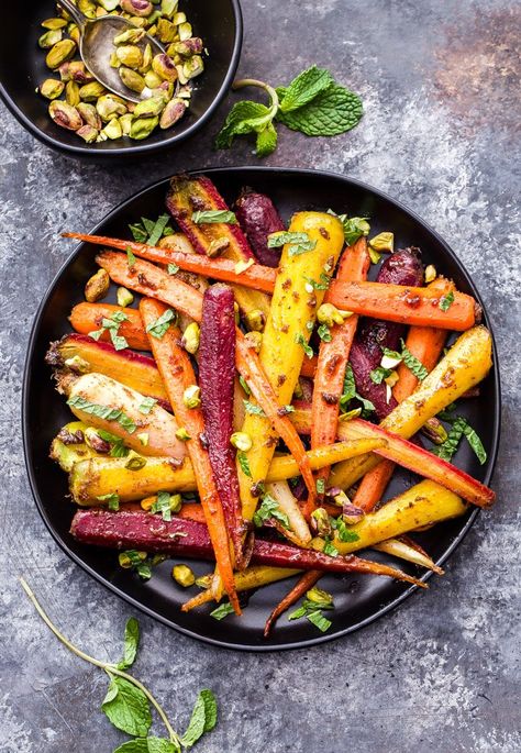 Garam Masala and Honey Roasted Carrots - Recipe Runner Roast Carrots, Carrot Dishes, Spicy Carrots, Roasted Carrots Recipe, Honey Roasted Carrots, Best Thanksgiving Recipes, Foodie Crush, Carrot Recipes, Honey Roasted