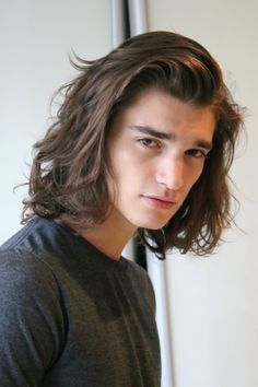 Shoulder Length Hair Men, Haircuts For Boys, Brown Hair Boy, Surfer Hair, Fresh Haircut, Men's Long Hairstyles, Shoulder Hair, Men Haircut Styles, Boys Long Hairstyles