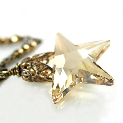 star Champagne Necklace, Clear Crystal Necklace, Golden Shadow, Necklace Antique, Star Pendant Necklace, Crystal Stars, Rare Gemstones, Gold Crystal, Pearl Gemstone