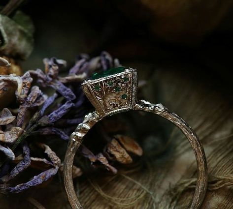 I absolutely adore this setting by The Northway Studio! Maria's Grimoire Setting with its handengraved details is truly magical yet… The Northway Studio Ring, Northway Studio Ring, Northway Studio, Style Analysis, Alternative Bridal, Ring Ideas, Shiny Things, Vintage Jewels, Wedding Stuff