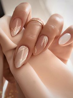 Gel Nail Ideas For Wedding, Gold Nail Tape Designs, Simple Gel Nail Designs Classy, Nail Art For Round Nails, Nails For Rose Gold Dress, Matte Wedding Nails, Cute Elegant Nails, Europe Nails Travel, Nails Design 2024