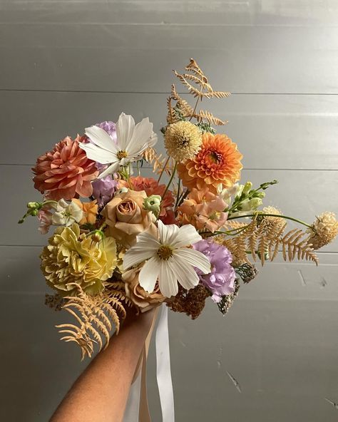 Elopement bouquet for a yellow seaplane sunset cruise 💛 *Homegrown cosmos, yarrow, & locally foraged bracken fern from one of my walks. WA grown lisianthus, dahlia, scabiosa, snaps from @seattlewholesalegrowersmarket .Sahara spray rose & gold carnation from @northwest_wholesale_florists . #bridalbouquet #elopementbouquet #elopementflowers #weddingflowers #weddingbouquet #pnwwedding #washingtonelopement #bouquet #seattleelopement #seattleflorist #elopementflorist #pnwfloraldesign #pnwflorist... Bracken Fern, Elopement Bouquet, Late Summer Flowers, Summer Bouquet, Sunset Cruise, Floral Studio, Peach Roses, Printed Ribbon, Spray Roses