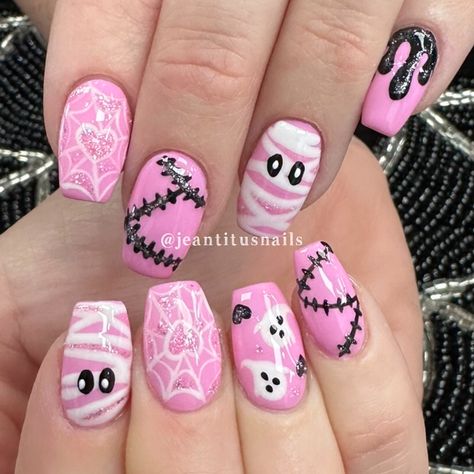 Pink mummy, pink ghost Pink Halloween Nails With Ghosts, Short Mummy Nails, Mummy Nails Designs, Pink And Black Ghost Nails, Pink Mummy Nails, Halloween Nails With Pink, Pink Halloween Nail Ideas, Kids Halloween Nail Designs, Natural Nails Halloween