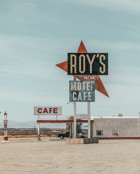 Southwest Aesthetic, Billy Connolly, Desert Aesthetic, Station Service, California Desert, California Photos, Zz Top, Vintage Americana, California Dreamin'