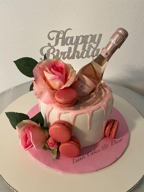 Twenty Wine Birthday, Wine Themed Cake, Wine Birthday Cake, Wine Theme Cakes, Birthday Cake Wine, 35th Birthday Cakes, 40th Birthday Cake For Women, 40th Birthday Wine, 35 Birthday