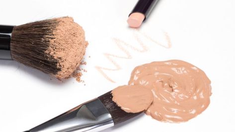 This is the one simple trick you need to remove foundation stains from clothes Double Wear Foundation, Oil Free Foundation, Happy Clothes, Estee Lauder Double Wear, Double Wear, Makeup Stain, Matte Foundation, Shaving Cream, Makeup Foundation