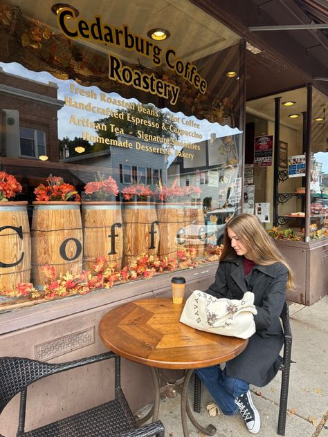 Autumn Coffee Shop, Fall Coffee Shop, Fall Cafe, Board Photography, Artisan Tea, Coffee Shop Photography, Coffee Roastery, Fall Coffee, Insta Feed