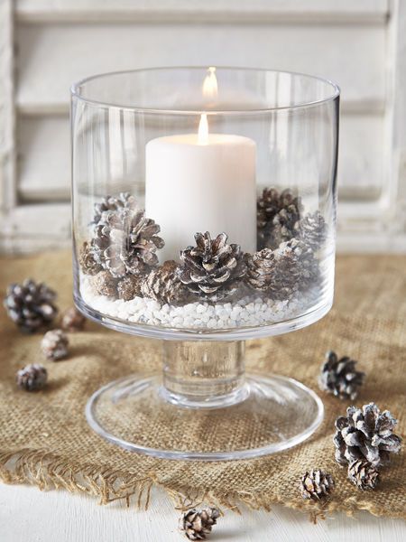 Give your home a warm and cozy rustic makeover with these DIY Christmas decor ideas. There are over a hundred ideas for indoor and outdoor Christmas decorations. From wood finishes and burlap accents to natural elements, your home will be filled with traditional, rustic Christmas charm without breaking the bank. Rustic Christmas Wall Art Winter … Joululahjat Diy, Jul Diy, Rustic Wedding Decorations, Village Display, House Diy, Noel Christmas, Scandinavian Christmas, Diy Wedding Decorations, Christmas Centerpieces