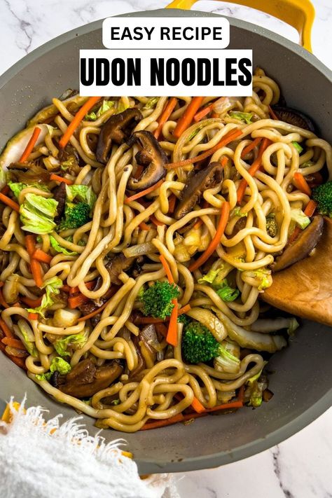 Simple Udon Recipe, Udon Noodle Stir Fry, Vegan Udon Noodles, Vegan Udon, Noddle Recipes, Japanese Flavors, Tasty Noodles Recipe, Chicken Udon, Udon Stir Fry