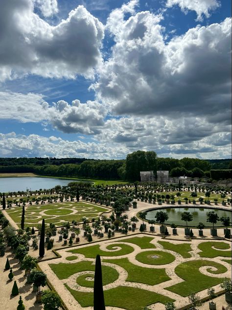 @lovedaci Garden Of Versailles Aesthetic, Versailles Castle France, France Palace Of Versailles, Paris Versailles Aesthetic, Chateau Of Versailles, Castle Of Versailles Aesthetic, Versailles Garden Aesthetic, Paris Garden Aesthetic, Palace Of Versailles Garden